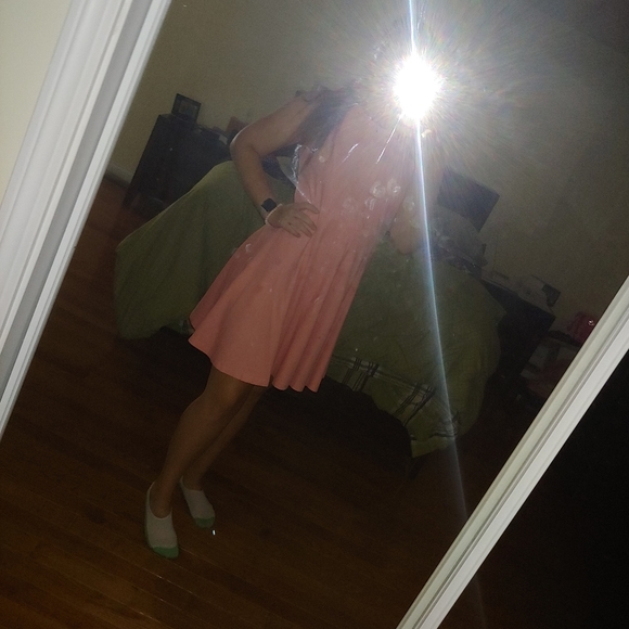 pink dress - Picture 4 of 7